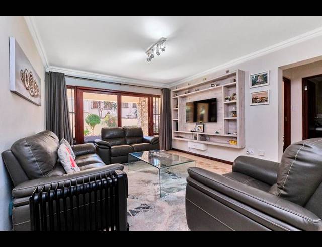 2 BEDROOM PROPERTY TO RENT IN SANDTON CBD